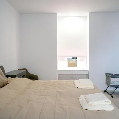 Ah Lahoda Apartman *