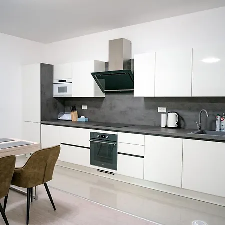 Ah Lahoda Apartman *